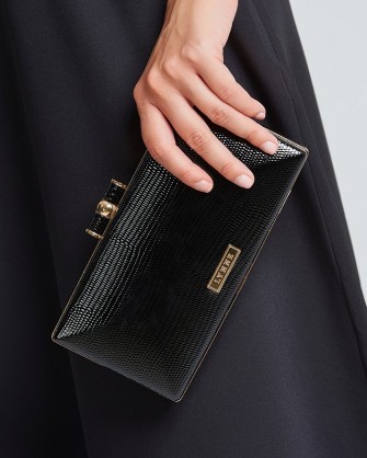 Τσαντάκι Lynne clutch με γυαλιστερό ανάγλυφο Μαύρο